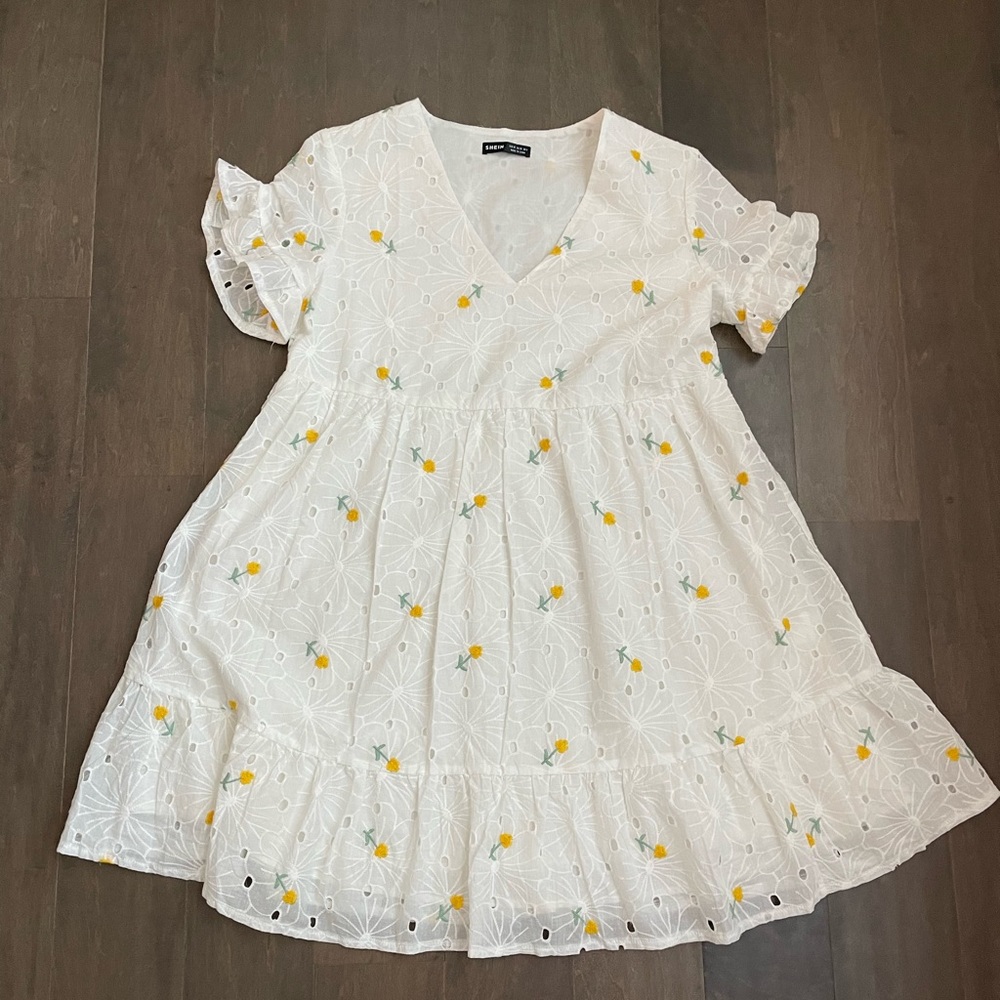 White islet dress